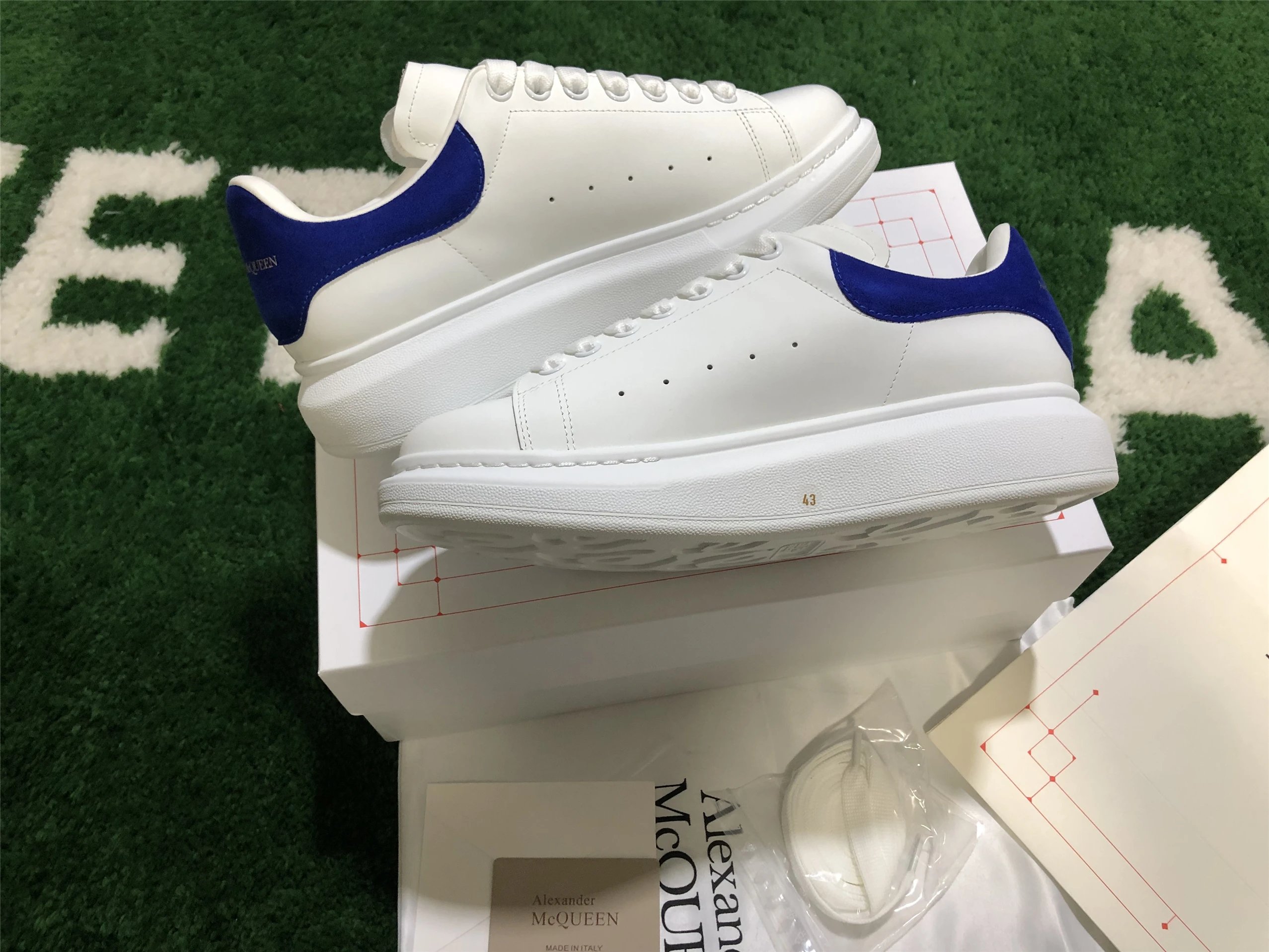Alexander McQueen Oversized Sneakers White with Holographic Heel Tab Sneakers - 25