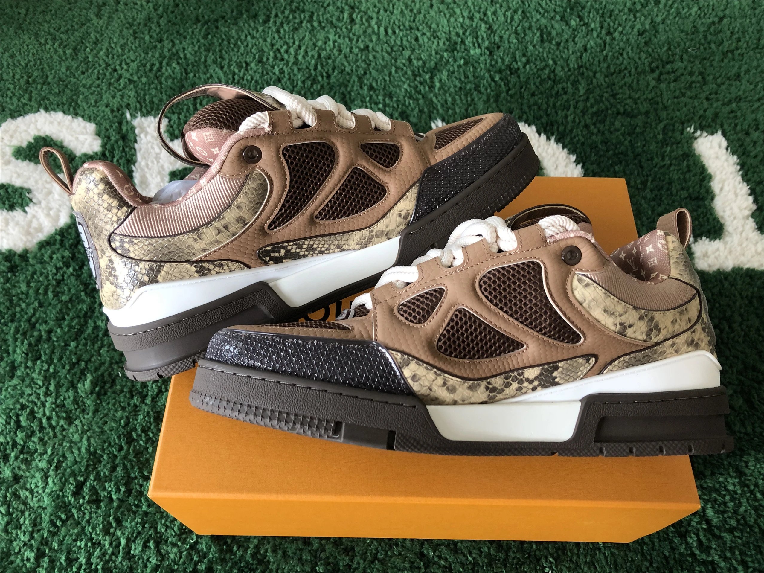 Louis Vuitton Archlight Purple Monogram Flower Sneakers - 59