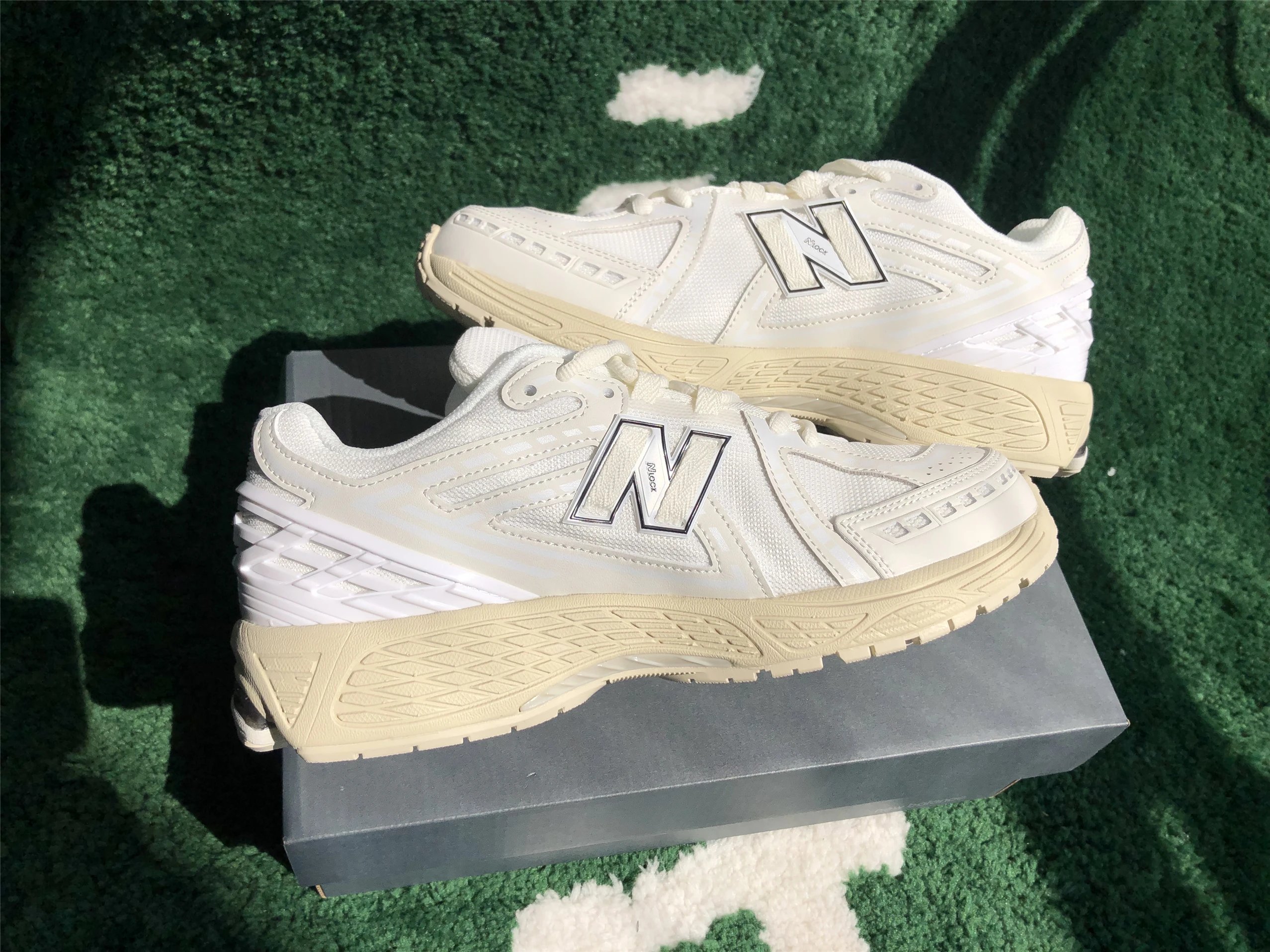 New Balance 9060 Pink Beige Chunky Sneakers - 12