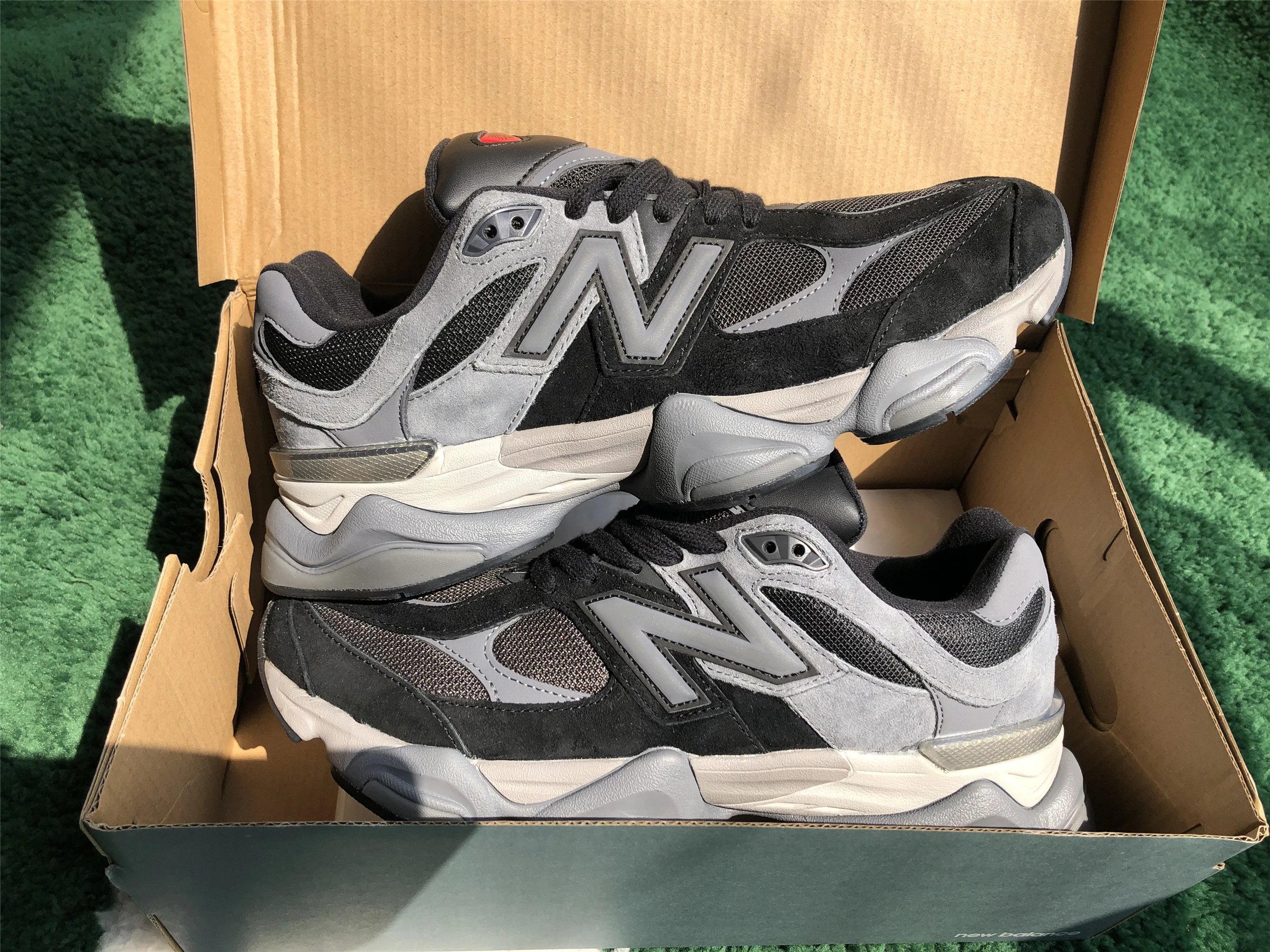 New Balance 9060 Pink Beige Chunky Sneakers - 31