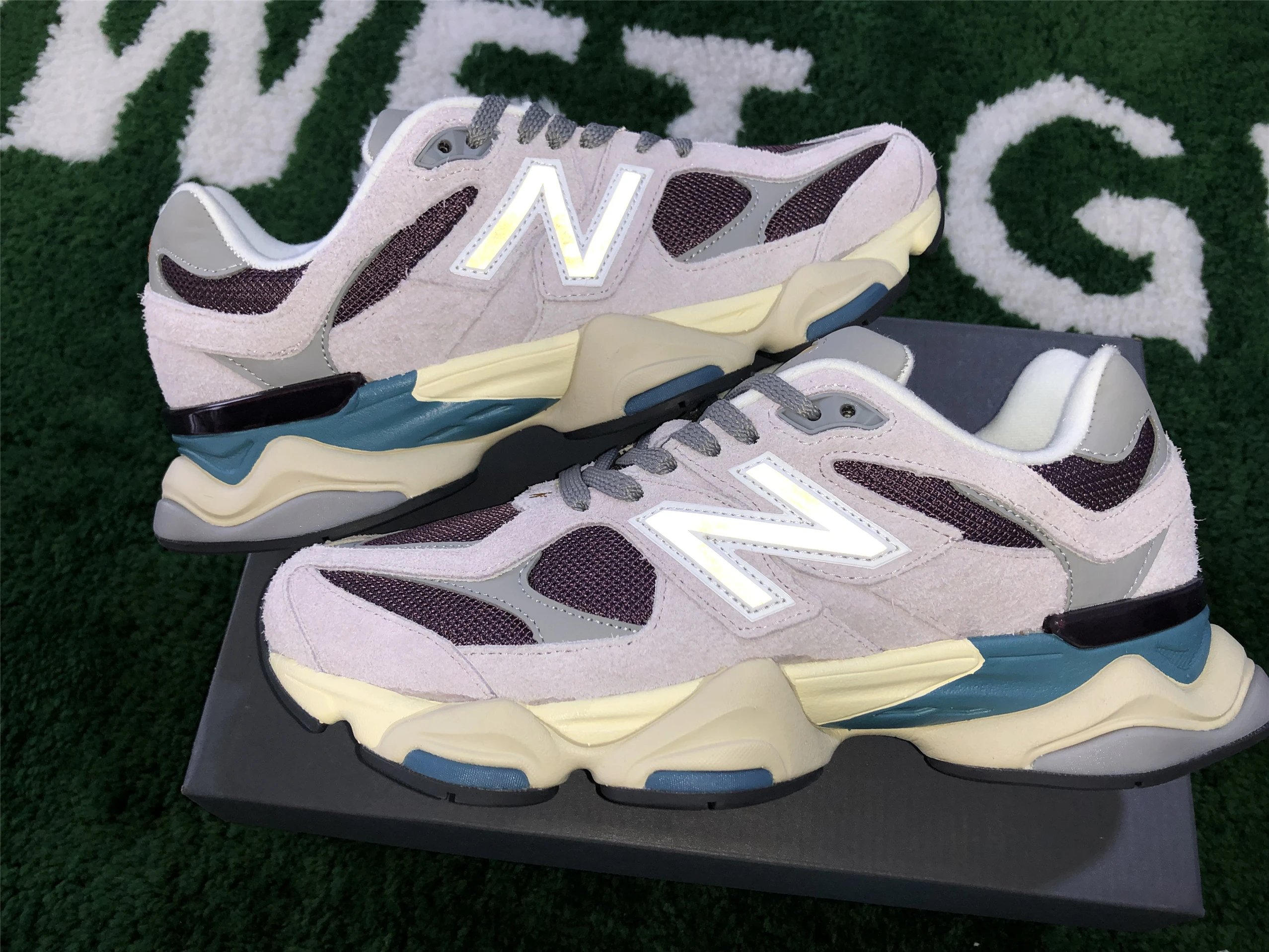 New Balance 9060 Pink Beige Chunky Sneakers - 44