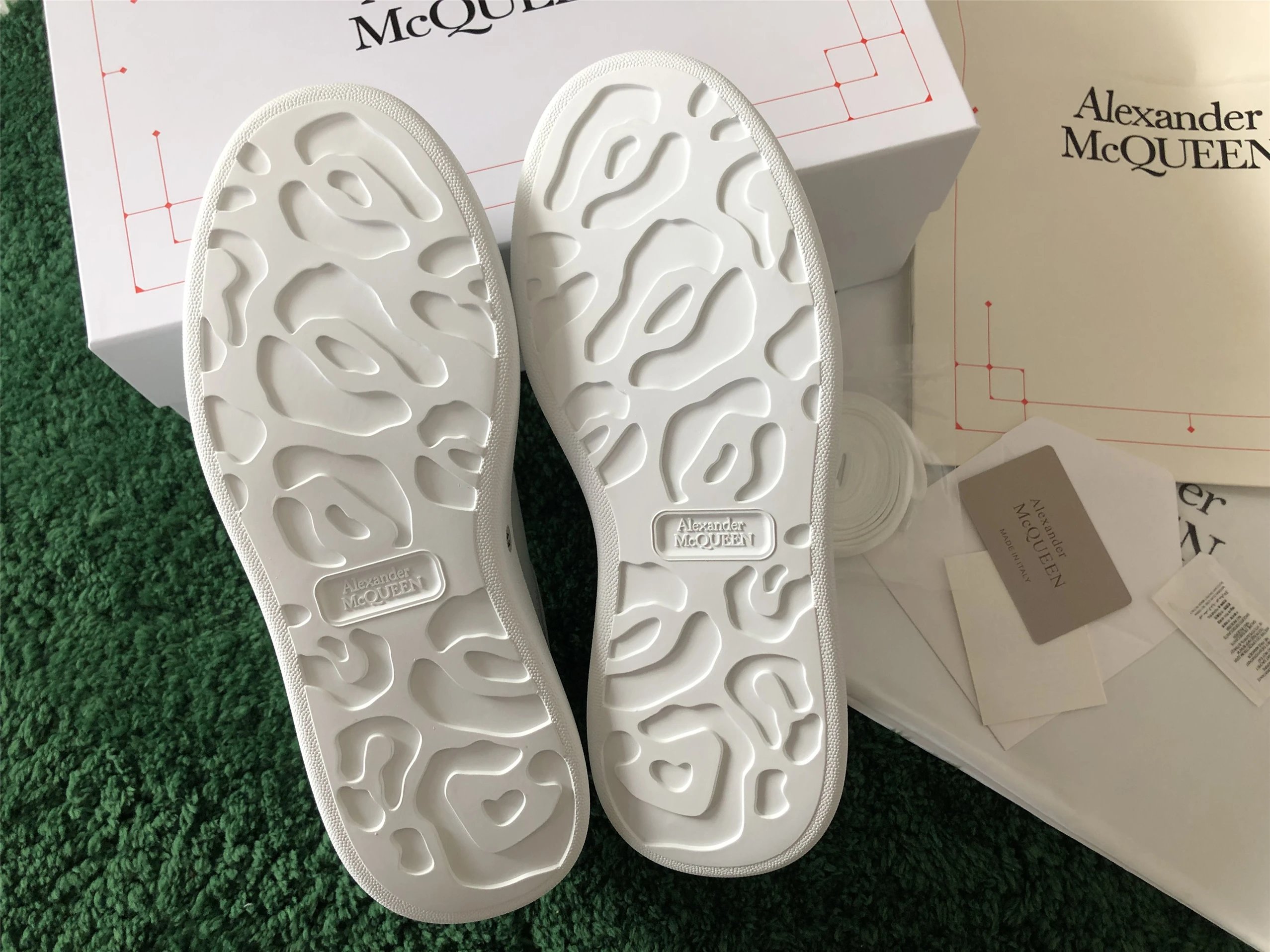 Alexander McQueen Oversized Sneakers White with Holographic Heel Tab Sneakers - 22