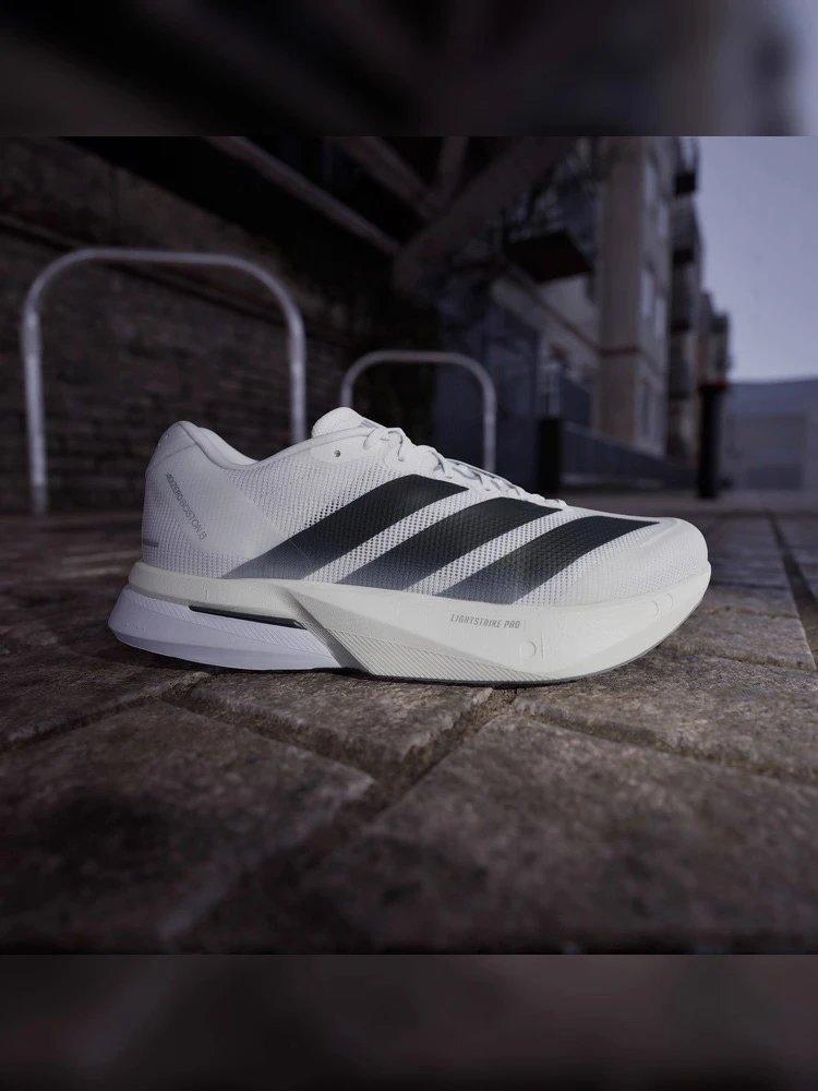 JS4938 (Boston 13-White) True to Size