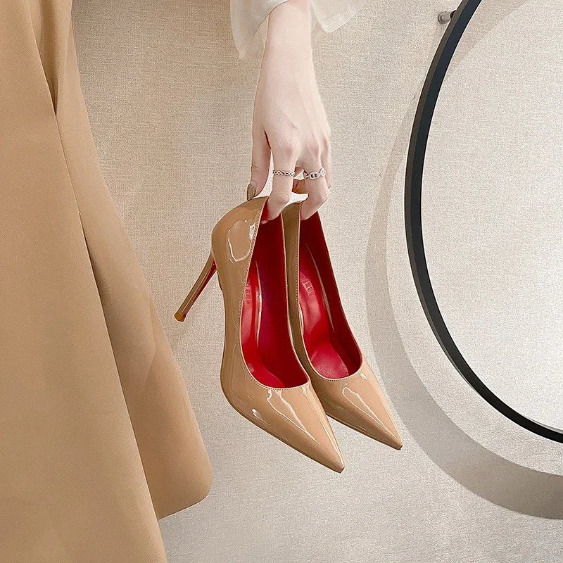 Apricot color [choose 7cm red background with red inside]