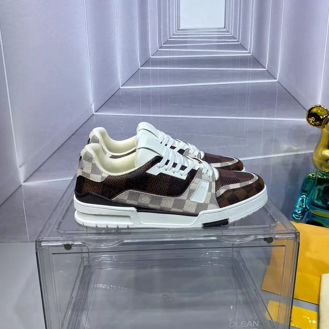 Louis Vuitton Brown 