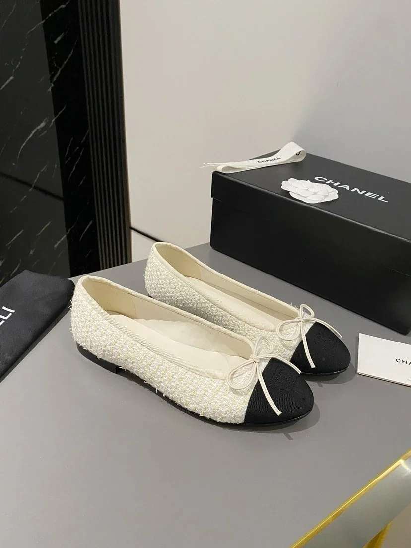Chanel Tweed Black a