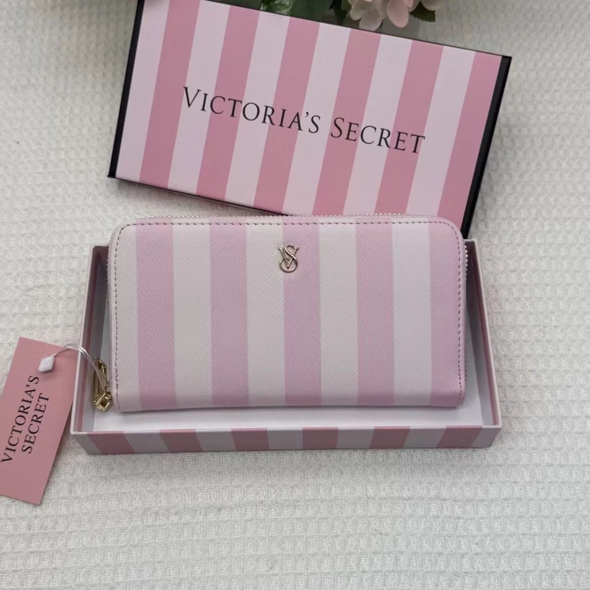 Guess Timeless Cream Floral Print Zip Around Wallet