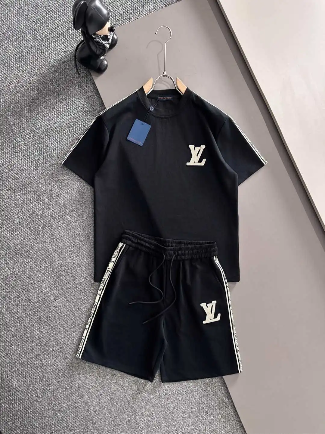 Louis Vuitton Black 