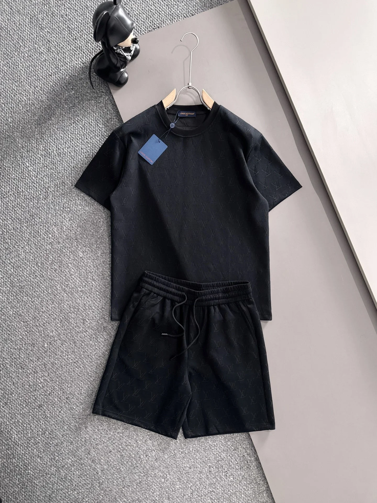 Louis Vuitton Black 