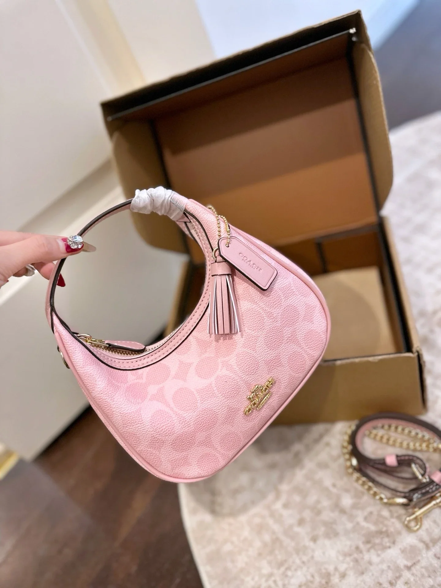 Coach Signature Pink