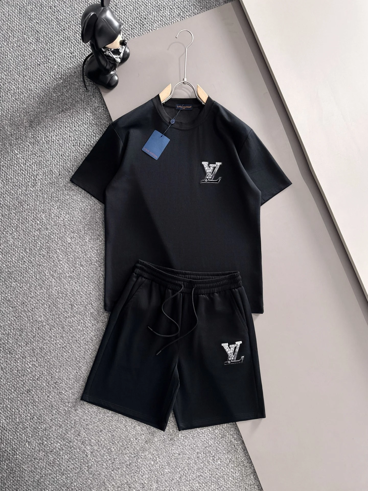Louis Vuitton Black 