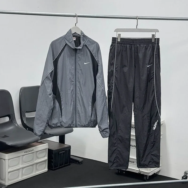 Nike Windrunner Grey