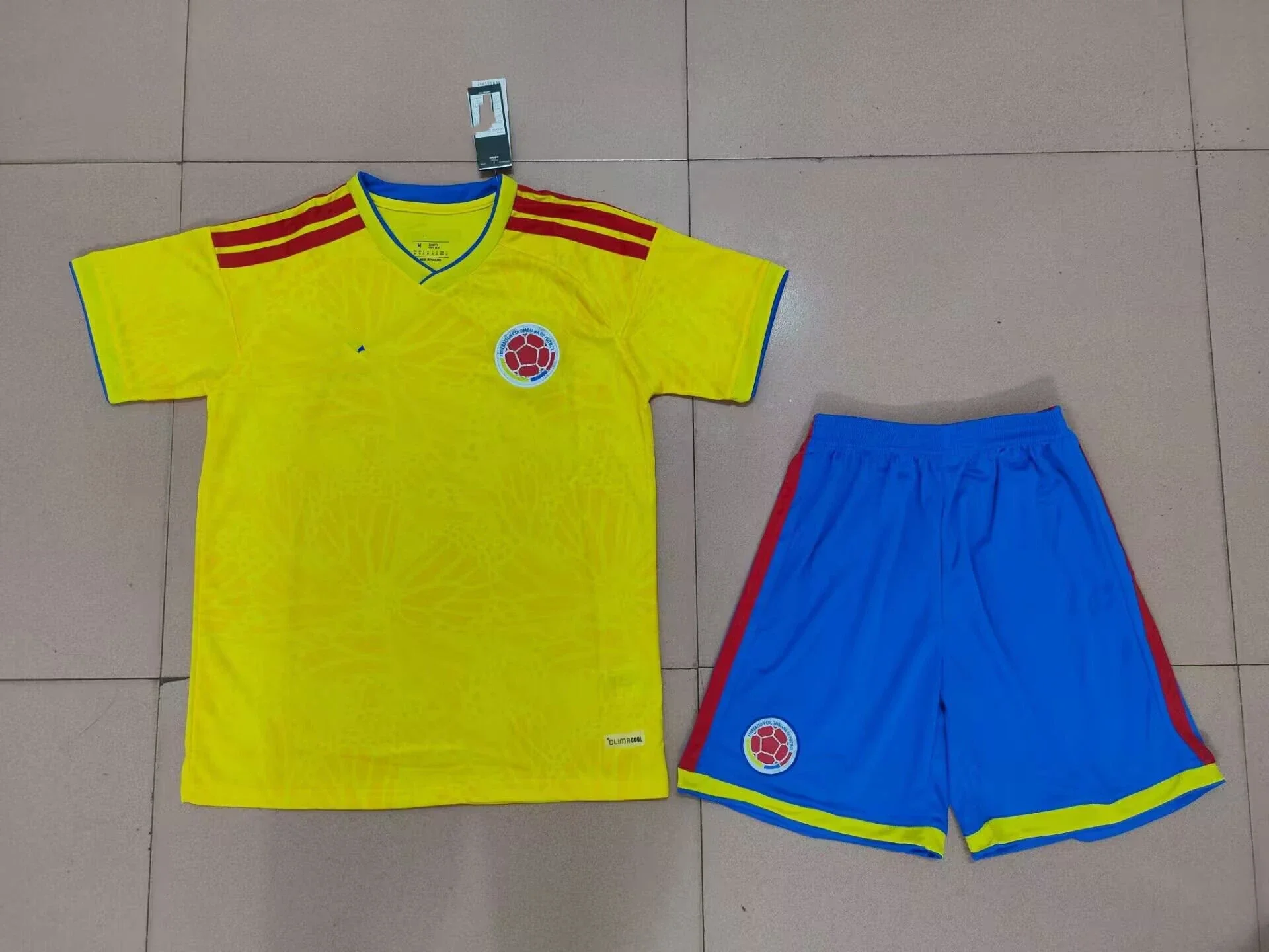 Adidas Colombia Yell