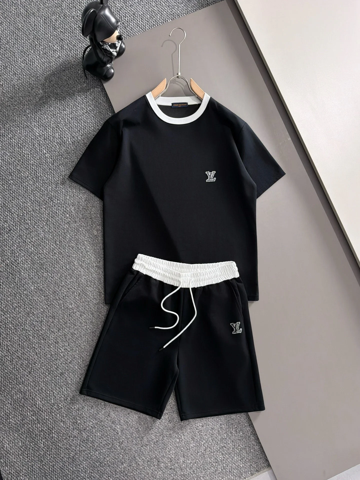 Louis Vuitton Black 