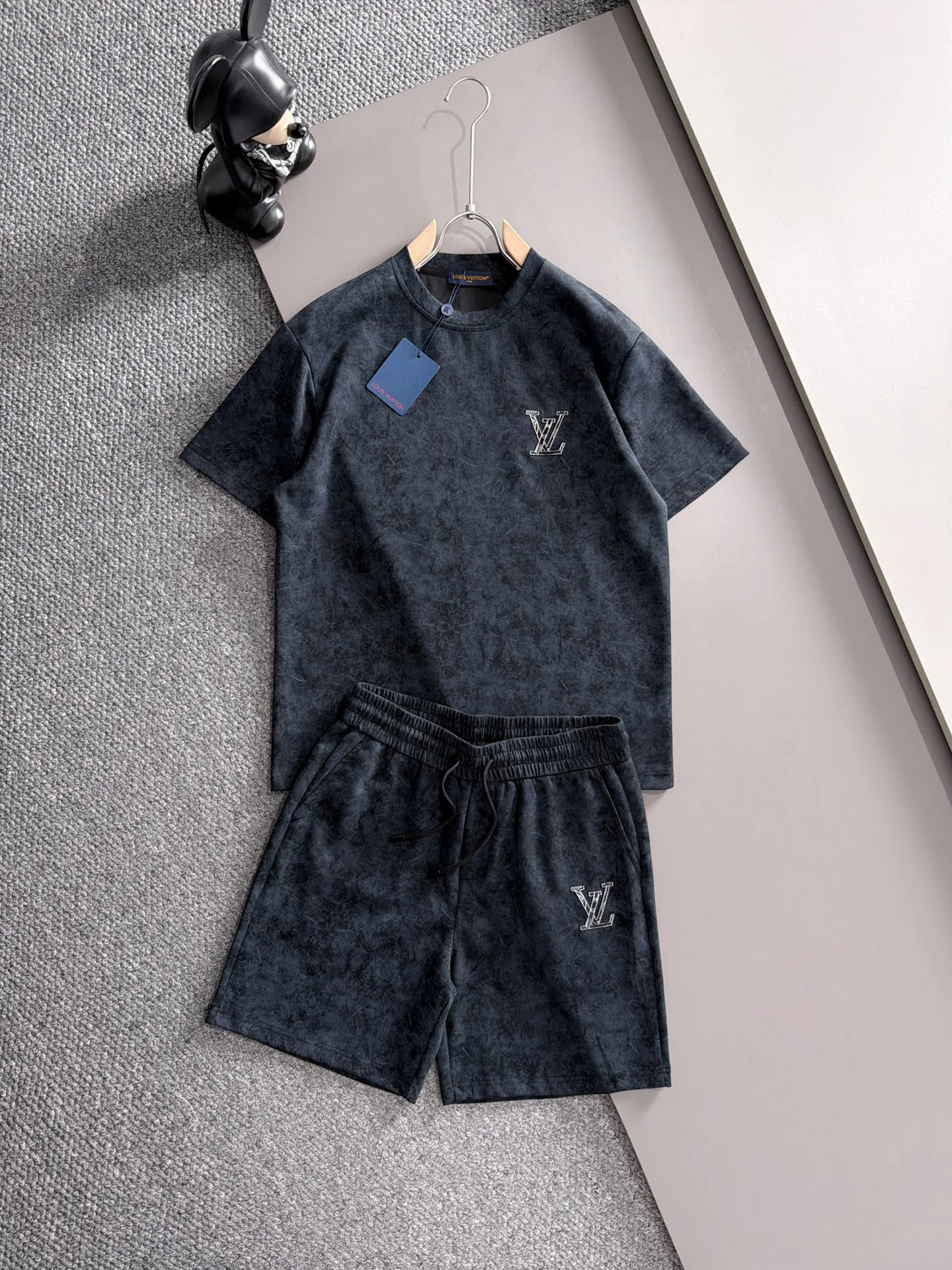 Louis Vuitton Black 