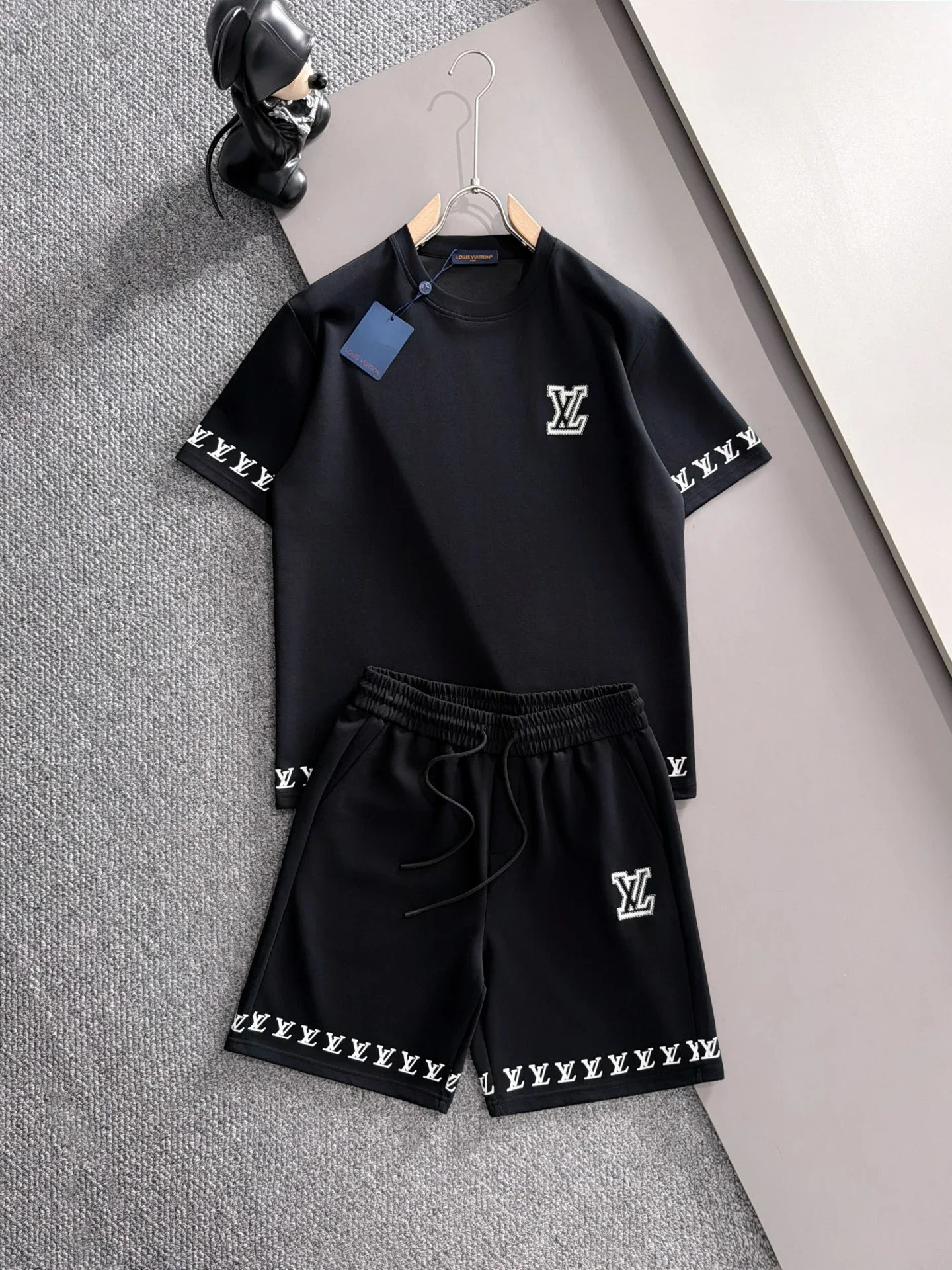 Louis Vuitton Black 