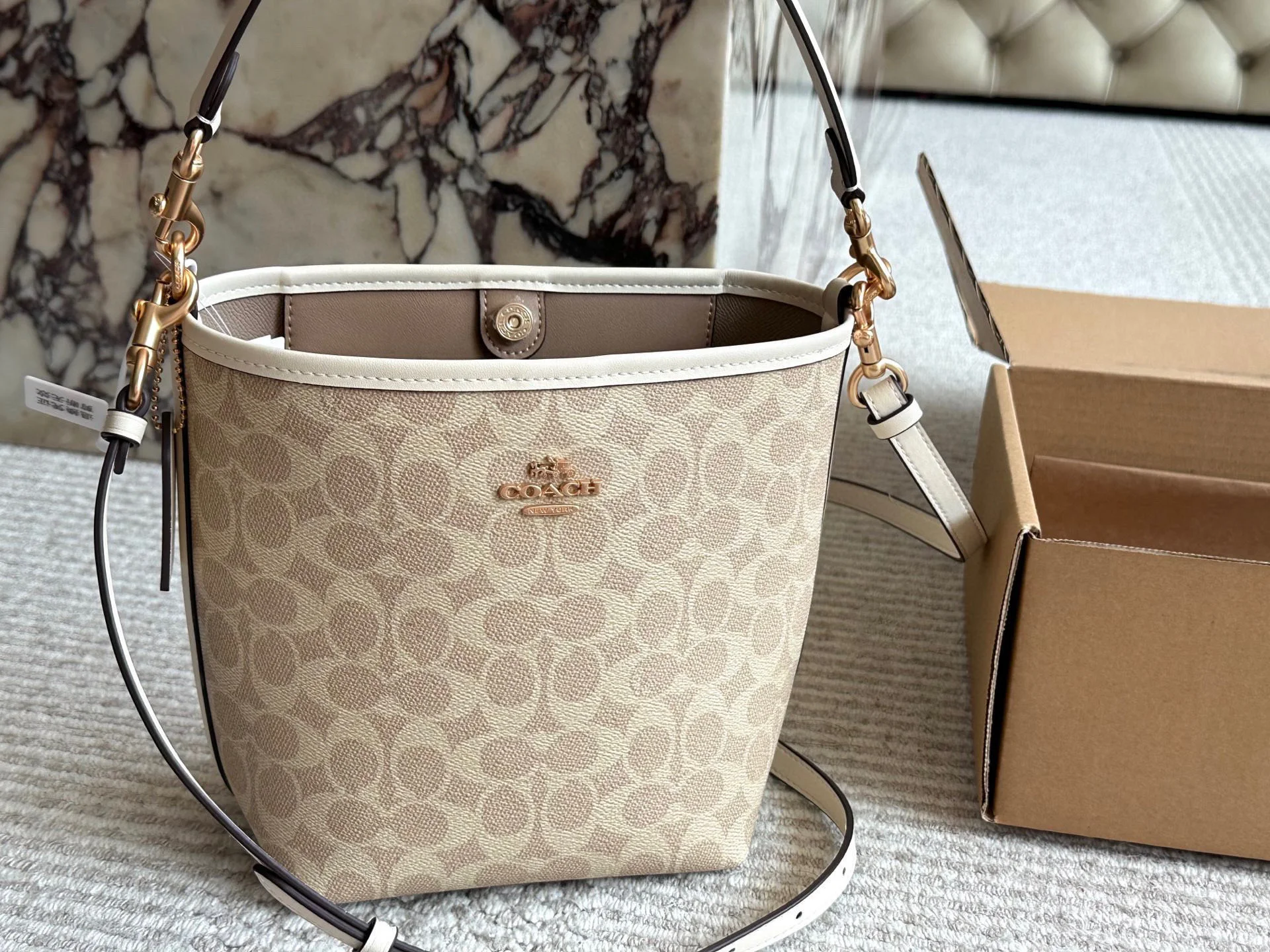 Coach Signature Beig