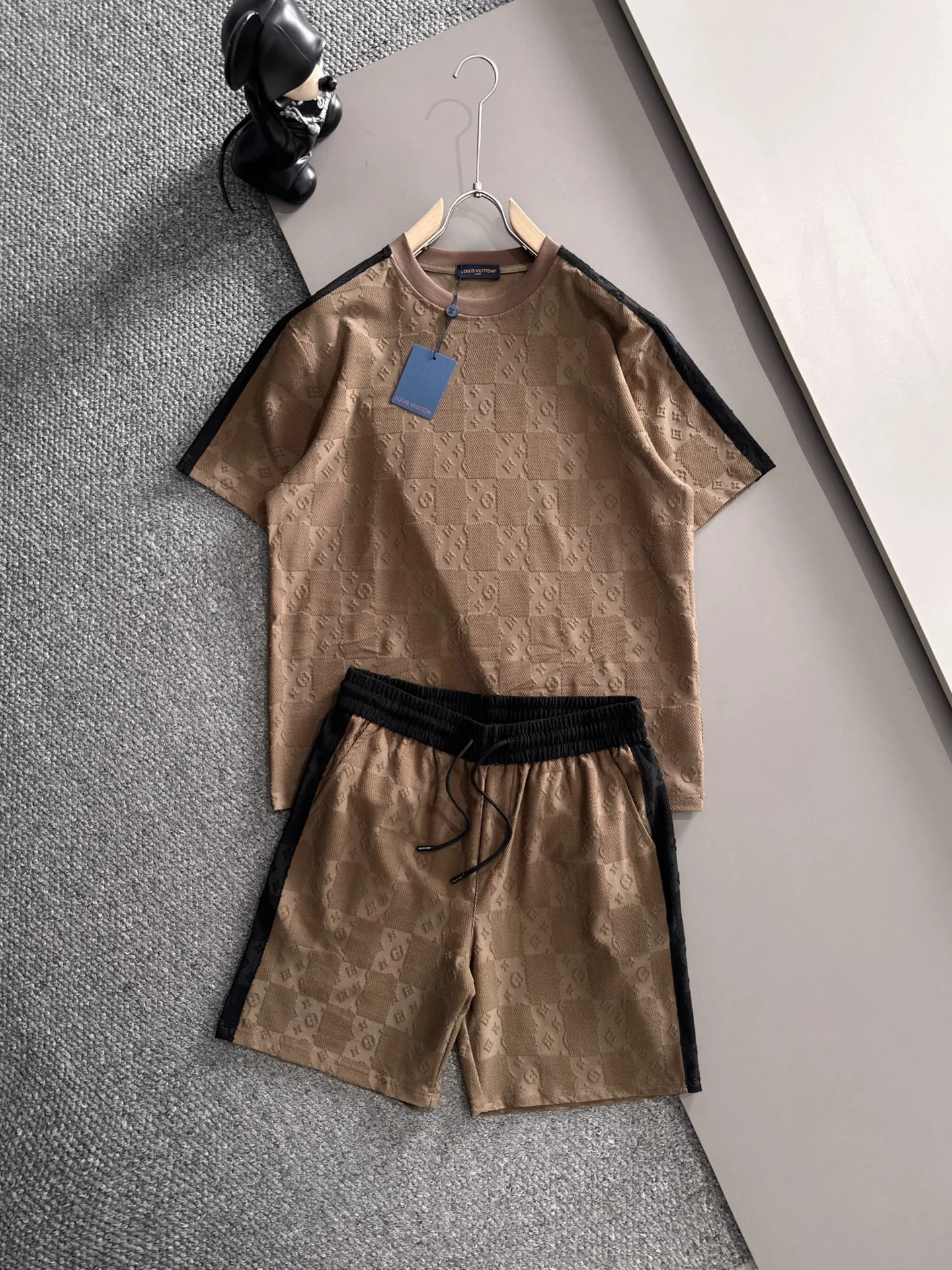 Louis Vuitton Brown 