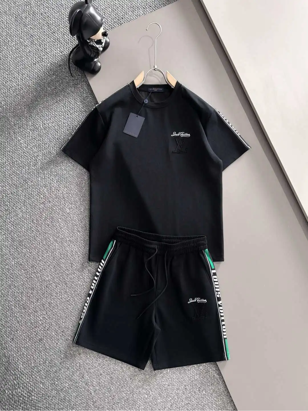 Louis Vuitton Black 