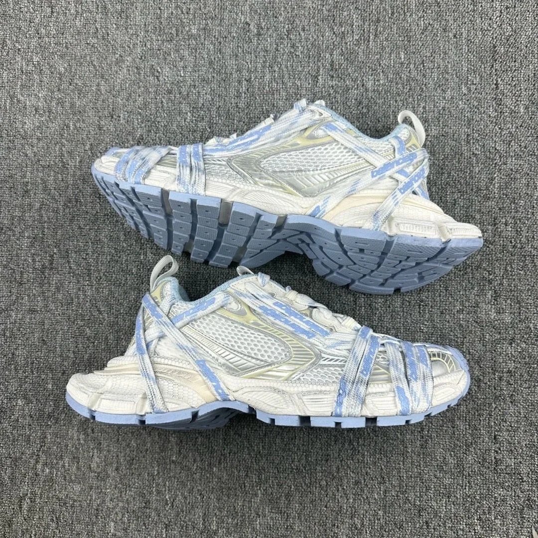 Balenciaga Triple S 