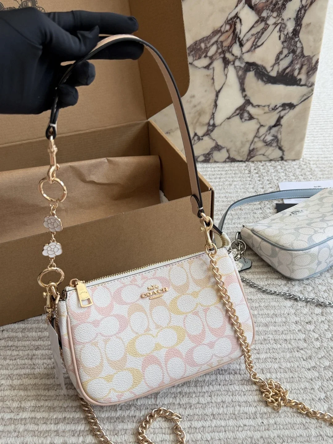 Coach Signature Pink