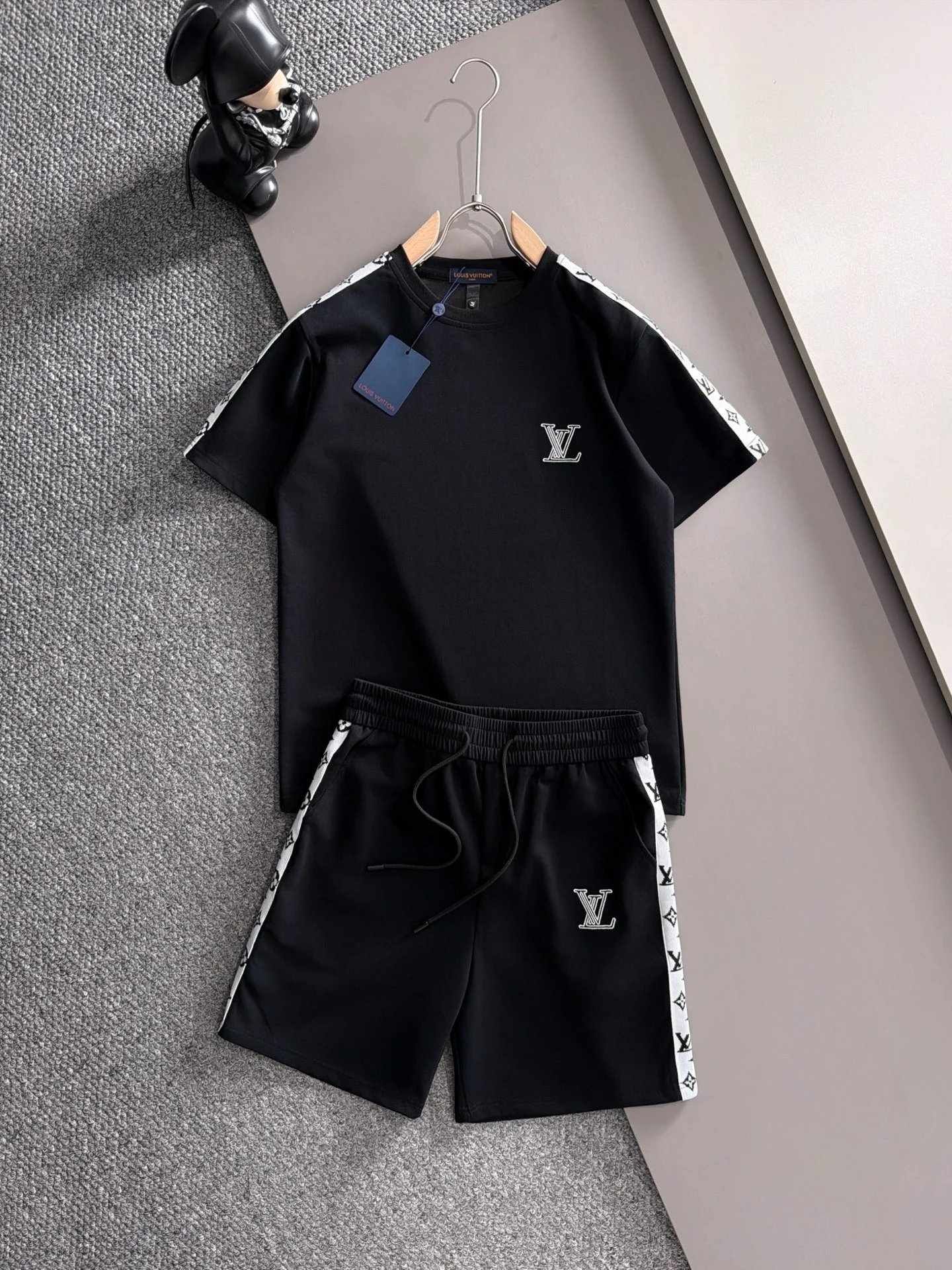 Louis Vuitton Monogram White Logo Print休闲运动套装