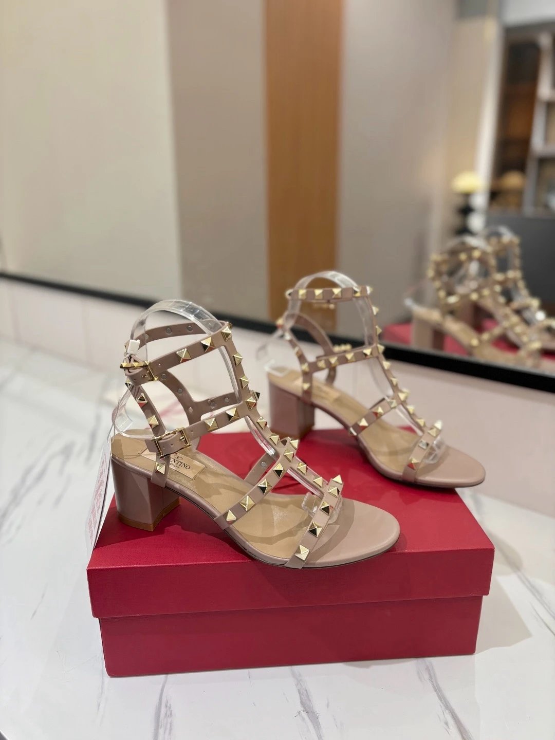 Valentino Rockstud N