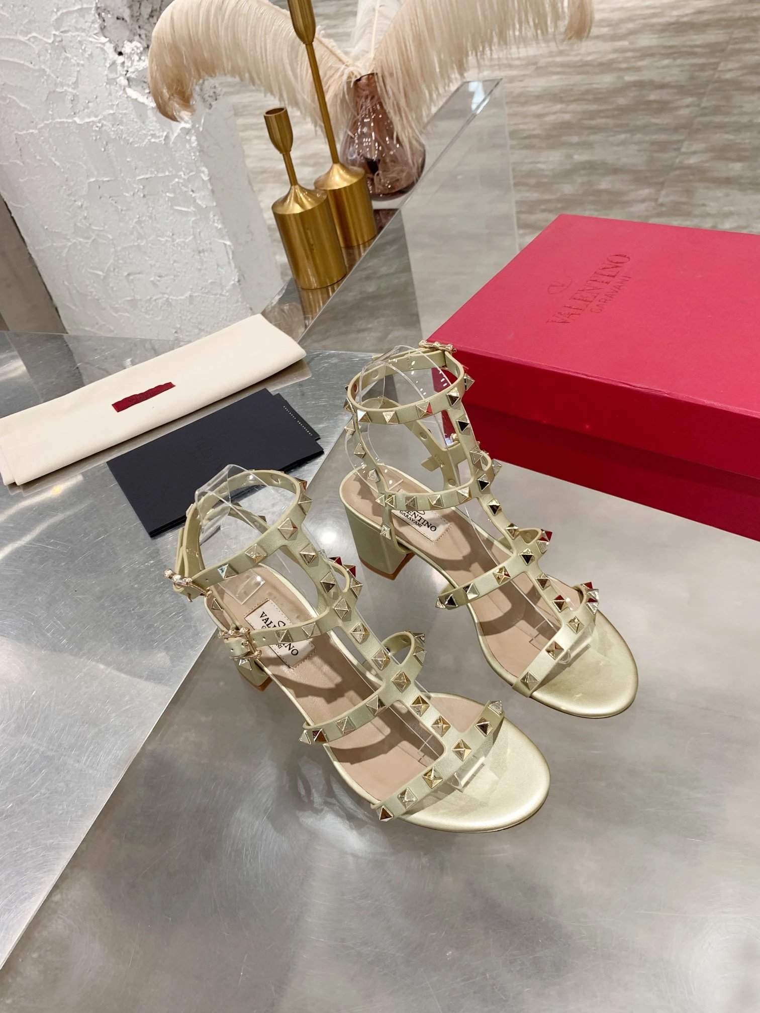 Valentino Rockstud G