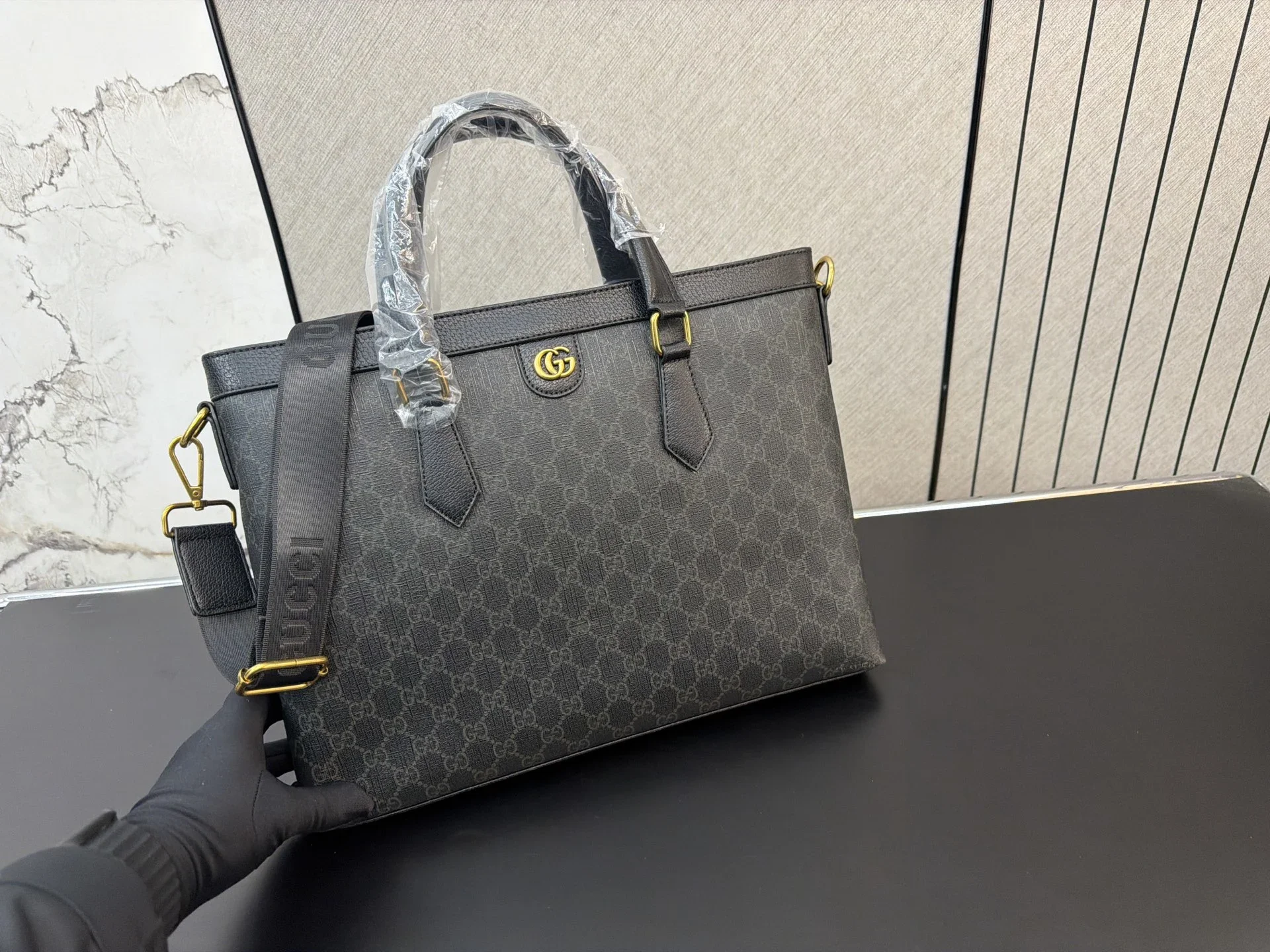 Gucci Monogram Black