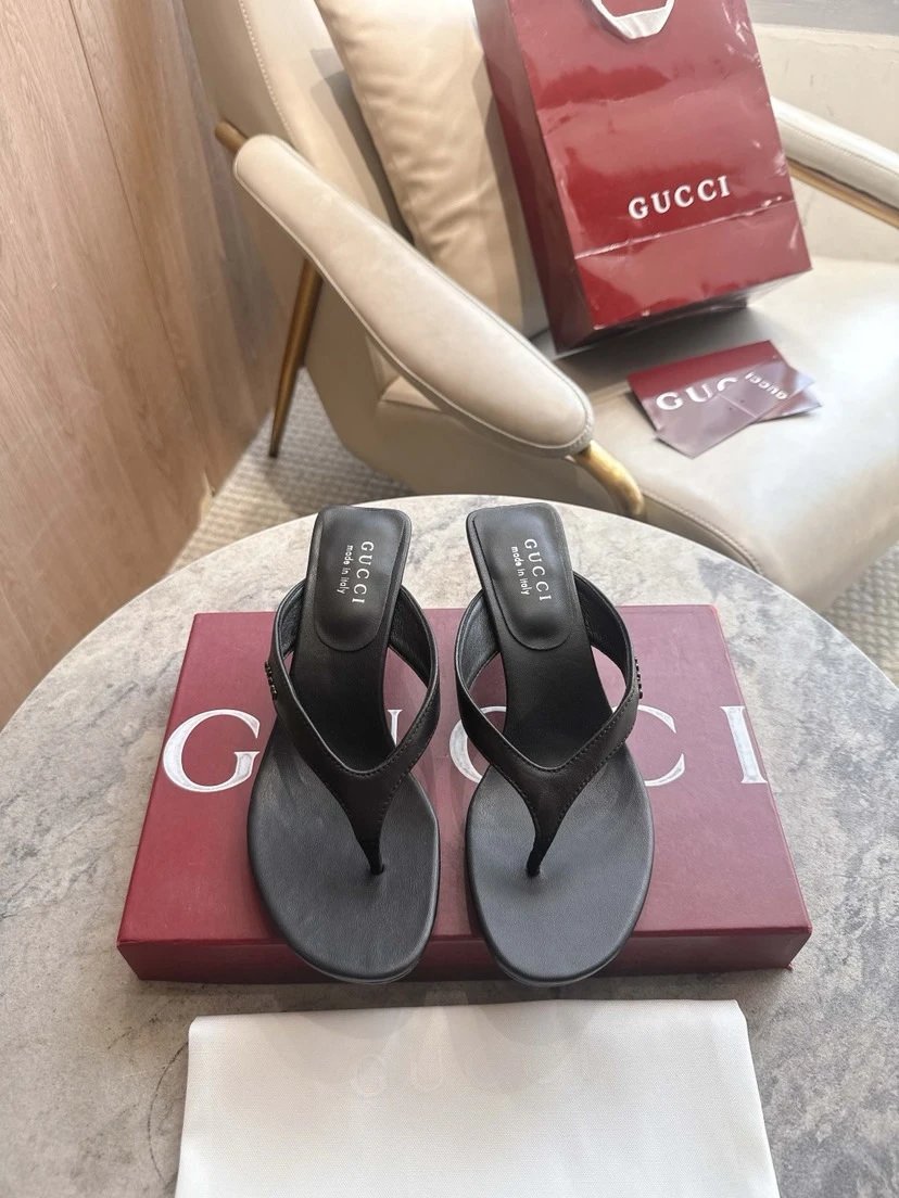 Gucci Black Thong Sh