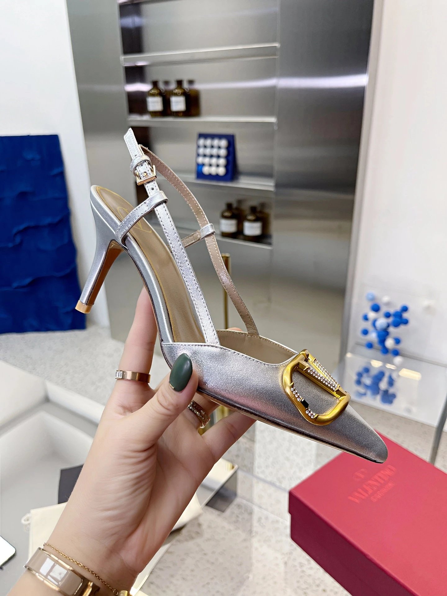 Valentino Silver Hee
