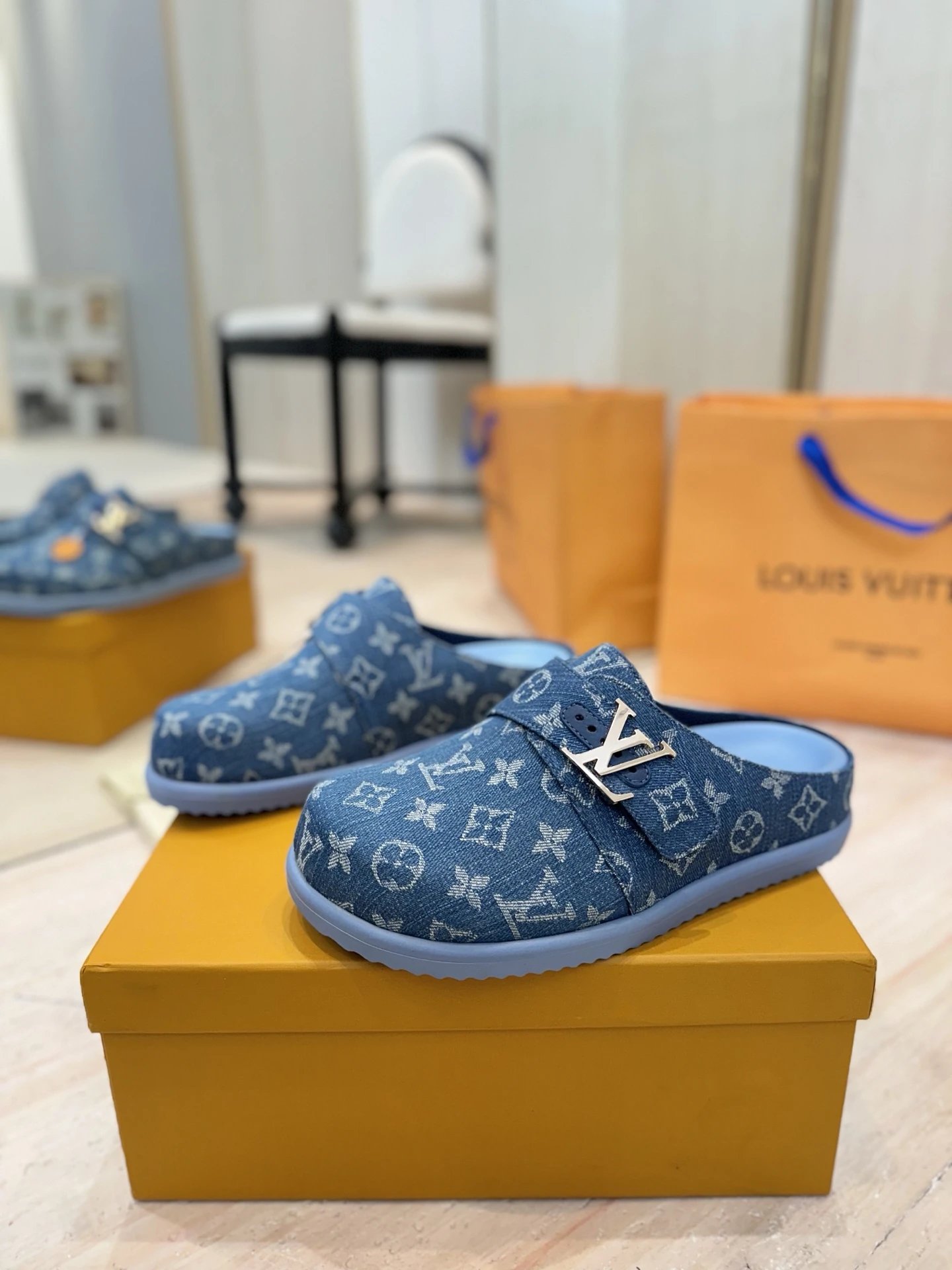 Louis Vuitton Blue S