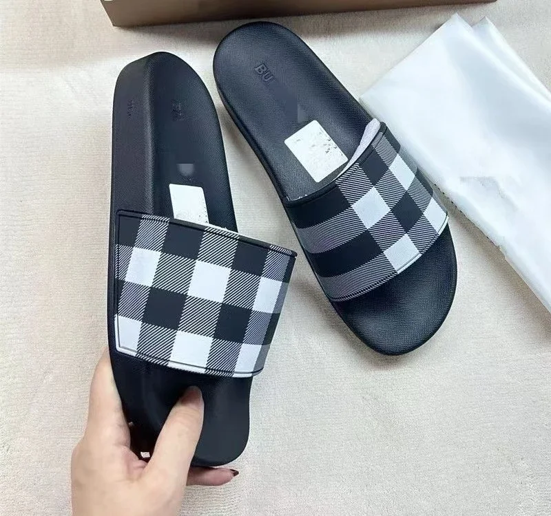 BLOOMER Black and Wh