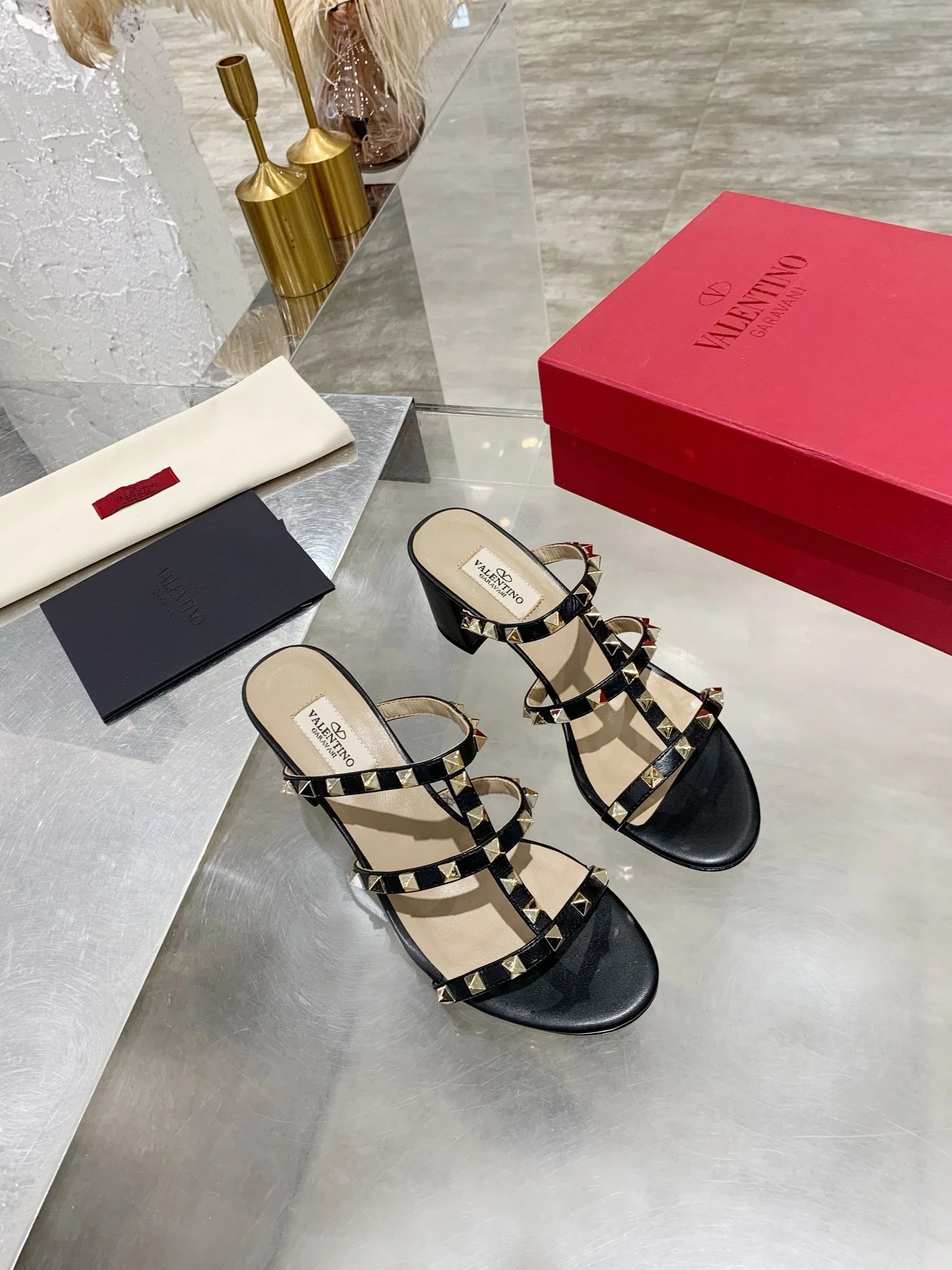 Valentino Rockstud B