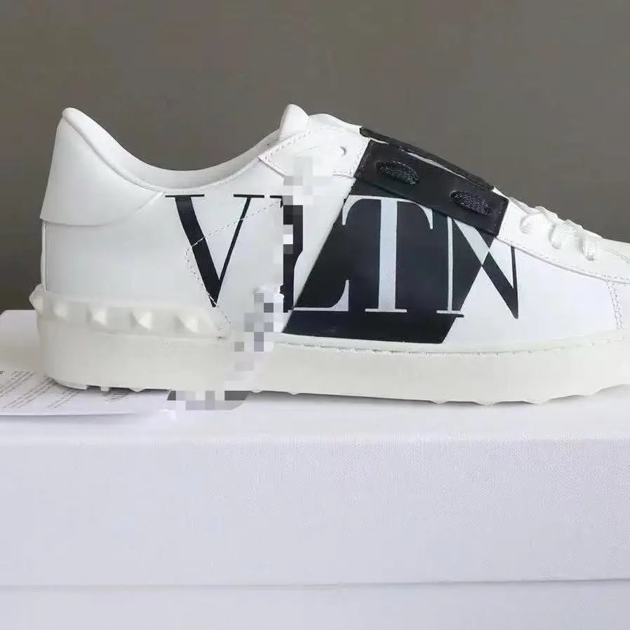 Valentino Rockstud W