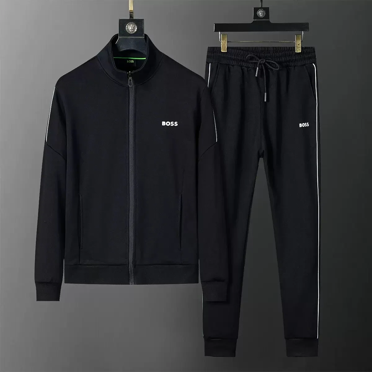 Long-sleeved suit - 10