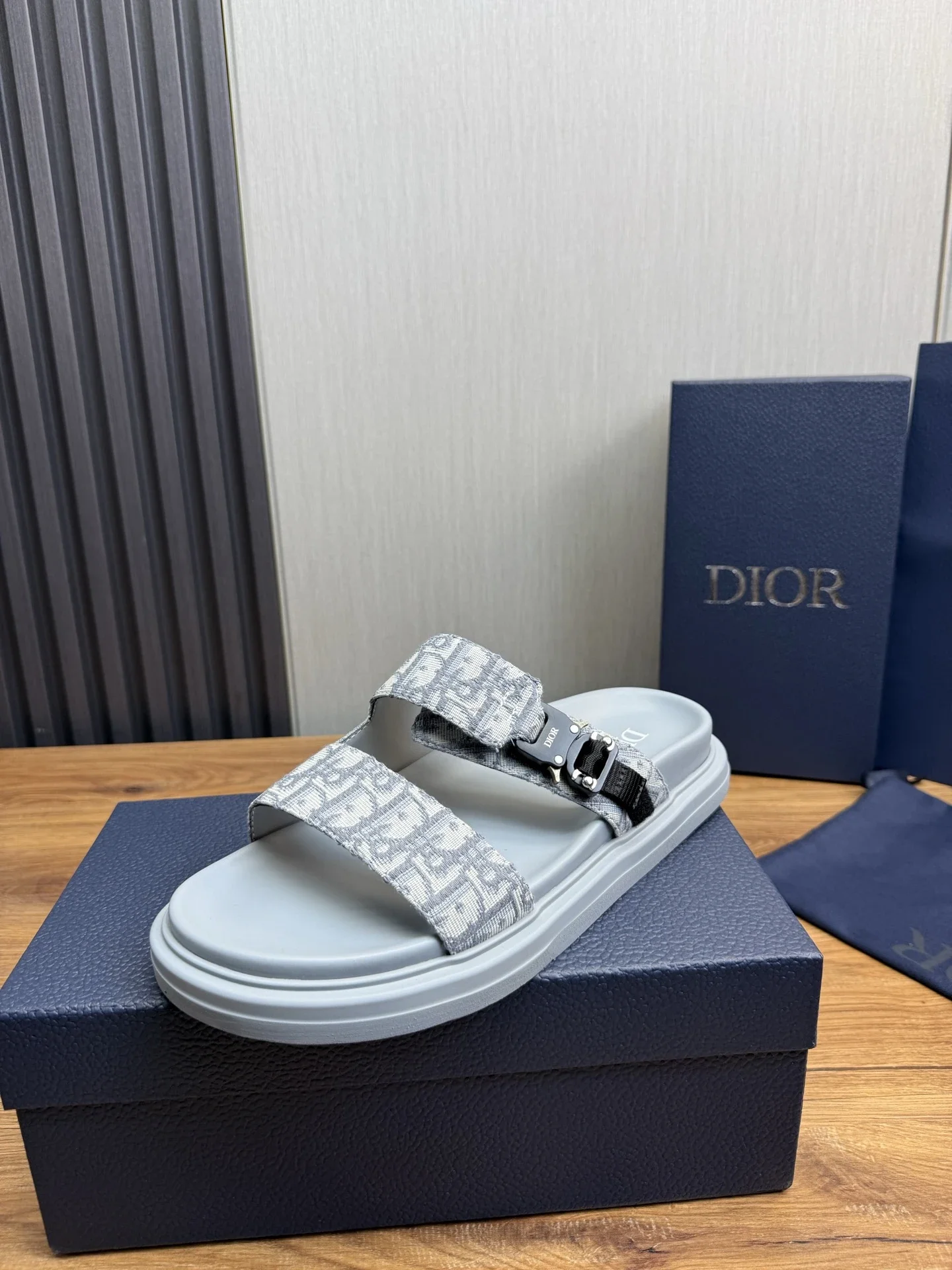 Dior Monogram Grey S