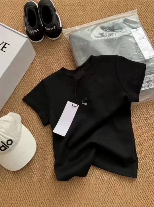 Alo Black Classic Crewneck T-Shirt
