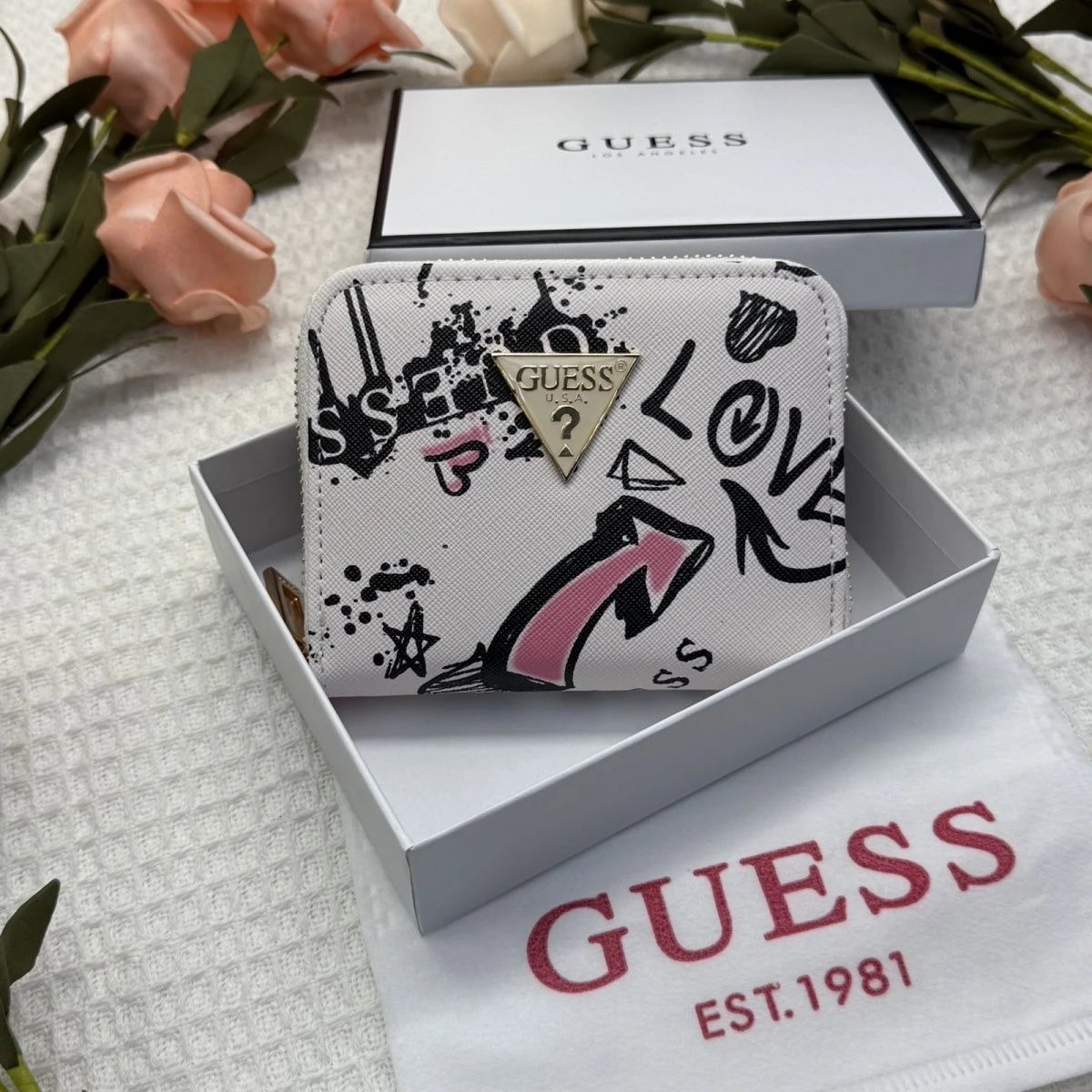 Guess Graffiti Print White Street Style Wallet