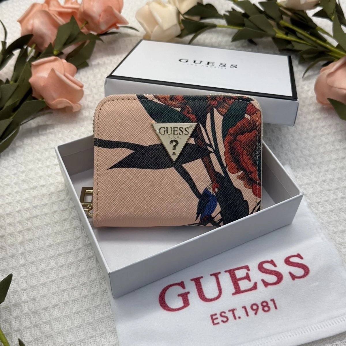 Guess Graffiti Print White Street Style Wallet