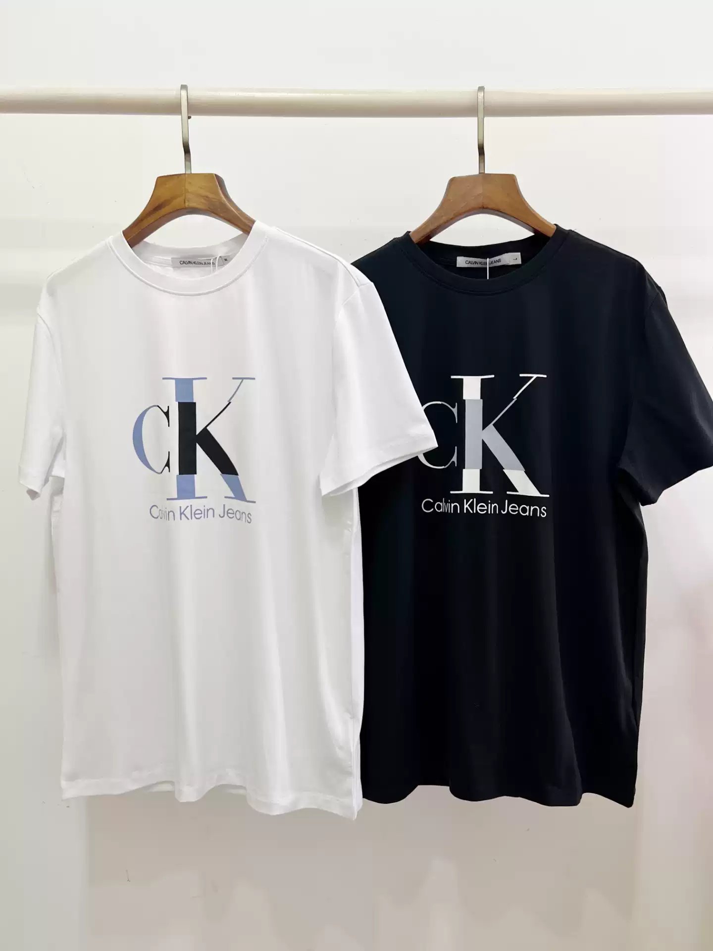 CAMISETA CALVIN KLEIN (coged una talla más)