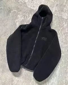 黑色羊毛羔