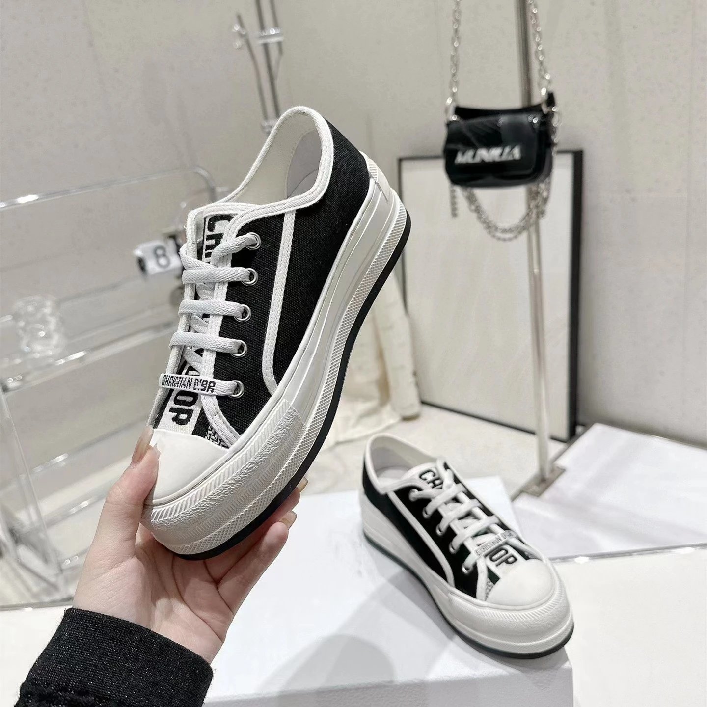 D embroidered 2024 thick-soled canvas shoes letter series casual shoes college style all-match