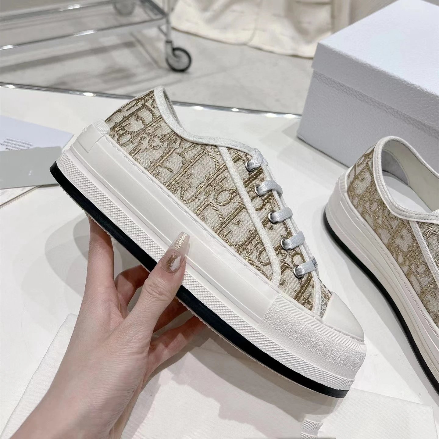 D embroidered 2024 thick-soled canvas shoes letter series casual shoes college style all-match