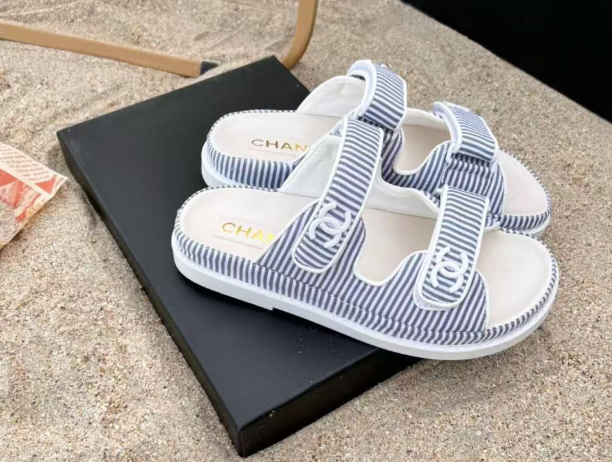 Xiaoxiang style 2024 new diamond-shaped slippers,thick-soled flat-soled Velcro sandals for women