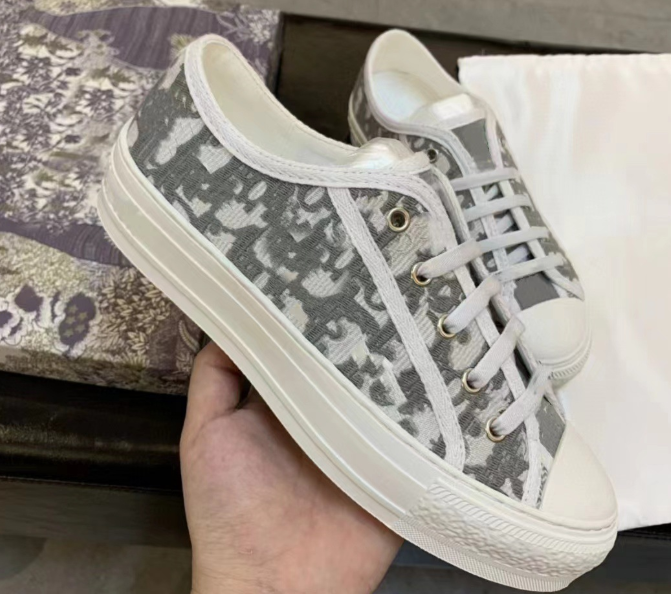 High-end foreign trade flat shoes embroidered letter canvas shoes white shoes fashion shoes