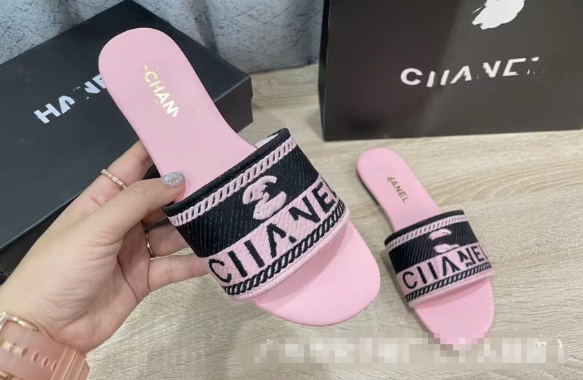 Xiangxiang high-end flat slippers for women to wear as outerwear, fashionable flip flops