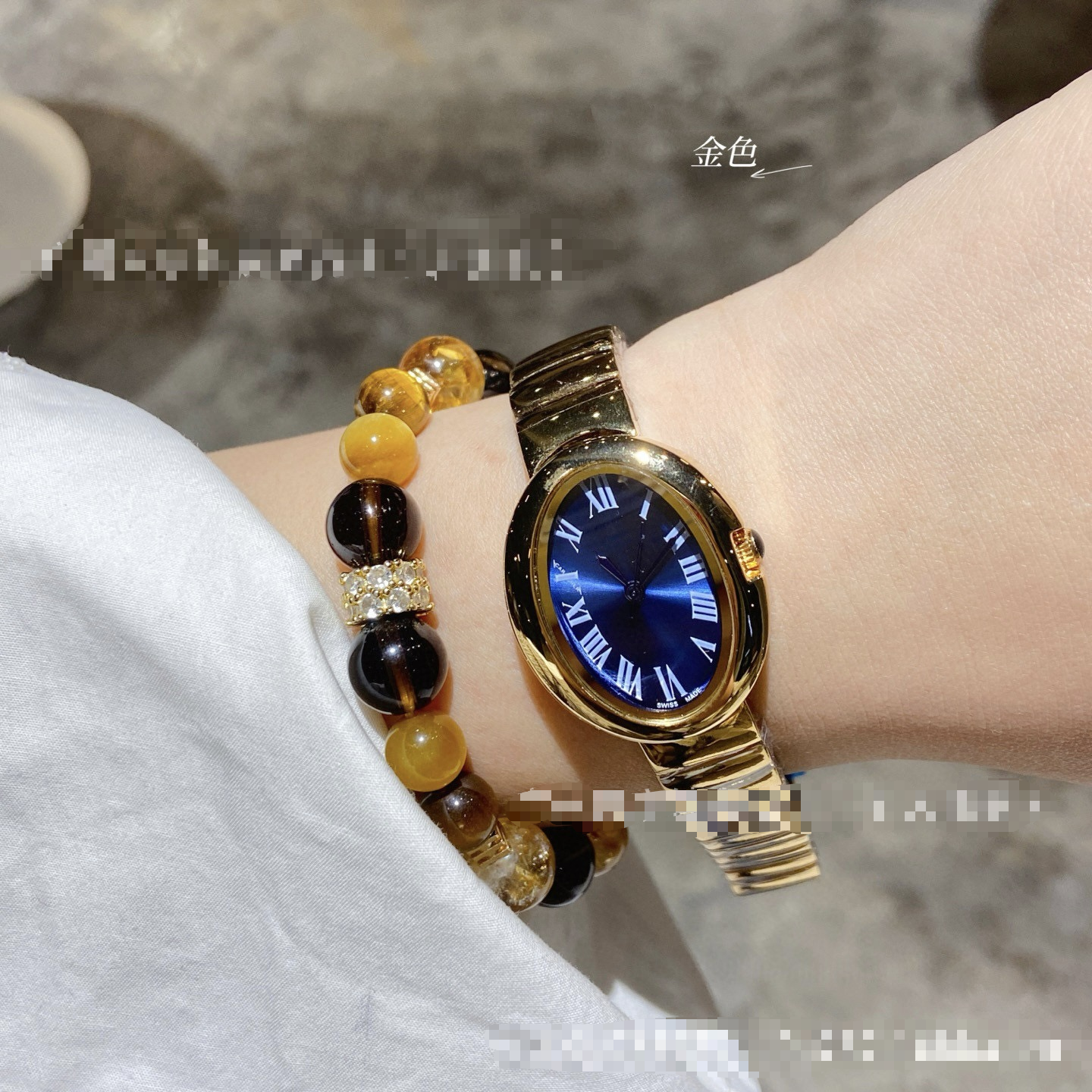 Cartier new quartz ladies watch small gold bracelet bathtub oval diamond Roman elegant