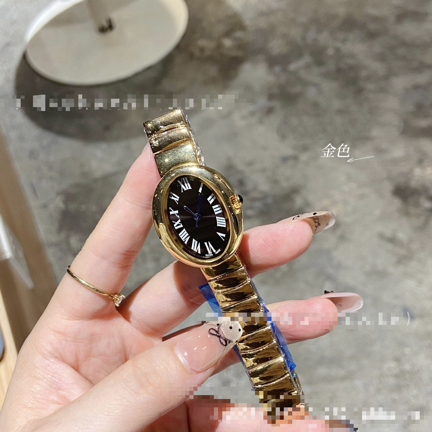 Cartier new quartz ladies watch small gold bracelet bathtub oval diamond Roman elegant