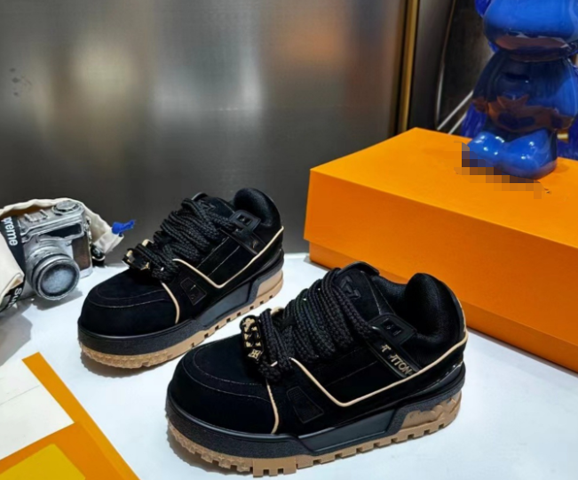 2025 Spring New Thick-soled Heightened LV Chubby Bread Shoes Casual and Versatile